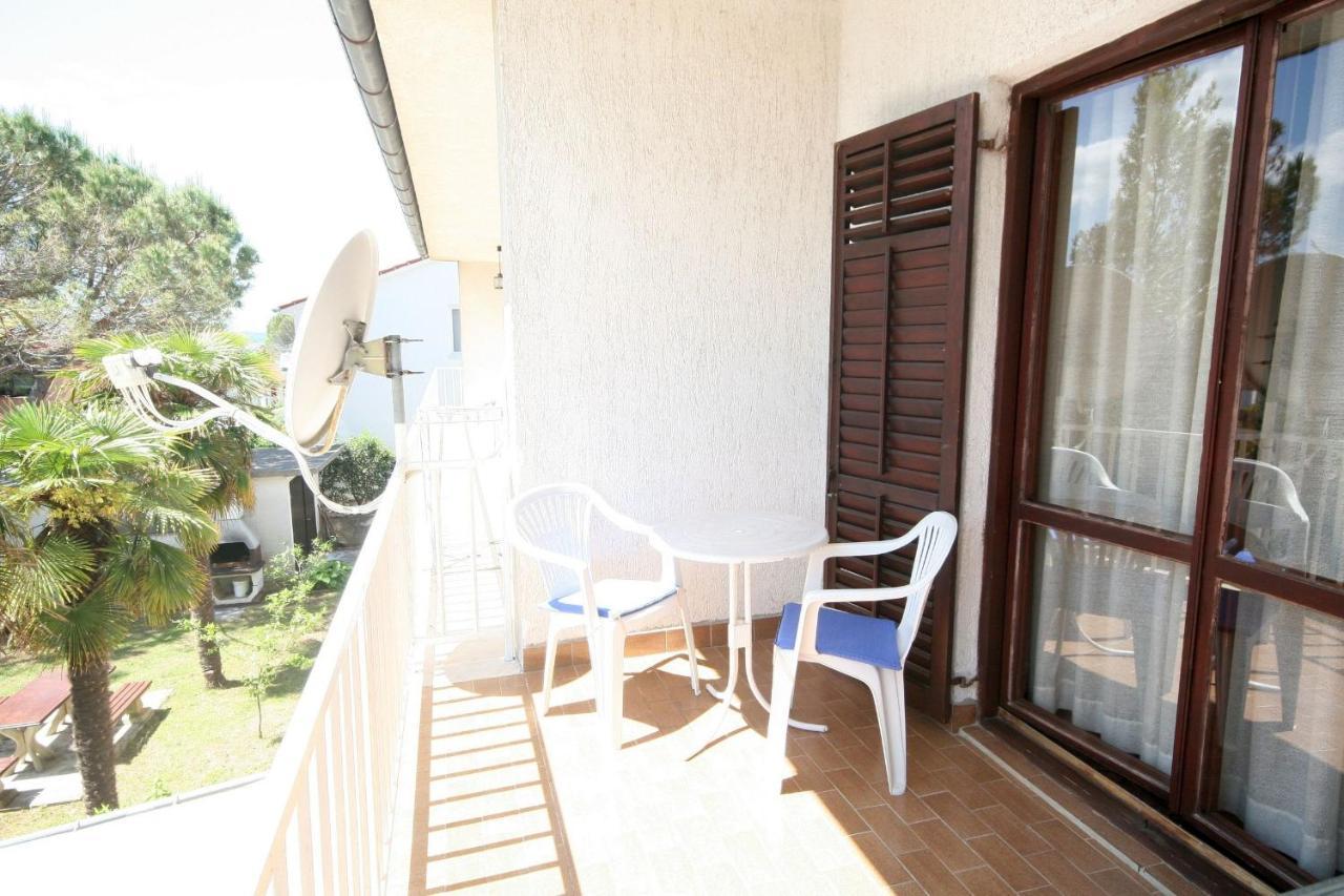 Apartment Simunec Malinska Buitenkant foto