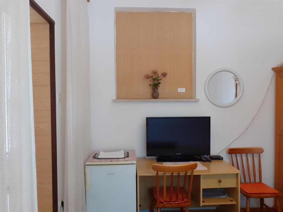 Apartment Simunec Malinska Buitenkant foto