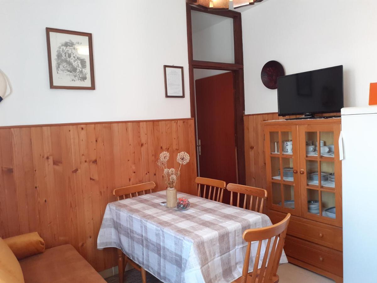 Apartment Simunec Malinska Buitenkant foto